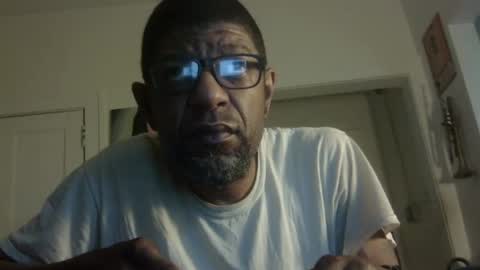 Snapshot of arteblazze chatting on 19, 10, 2025 Arteblazze not daddy boy bitch or nigga online show from 19, 10, 2025
