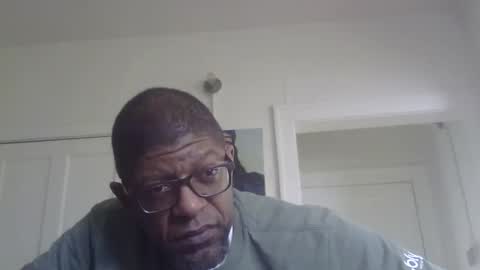 Snapshot of arteblazze chatting on 10, 11, 2025 Arteblazze not daddy boy bitch or nigga online show from 10, 11, 2025