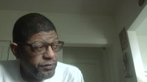 Snapshot of arteblazze chatting on 21, 11, 2025 Arteblazze not daddy boy bitch or nigga online show from 21, 11, 2025