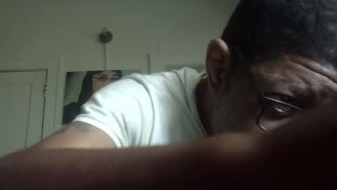 Snapshot of arteblazze chatting on 27, 11, 2025 Arteblazze not daddy boy bitch or nigga online show from 27, 11, 2025