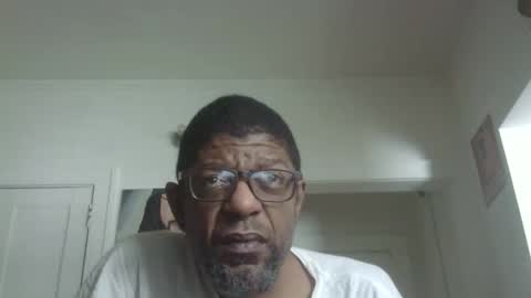 Snapshot of arteblazze chatting on 30, 11, 2025 Arteblazze not daddy boy bitch or nigga online show from 30, 11, 2025