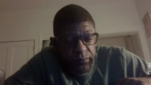 Snapshot of arteblazze chatting on 1, 12, 2025 Arteblazze not daddy boy bitch or nigga online show from 1, 12, 2025