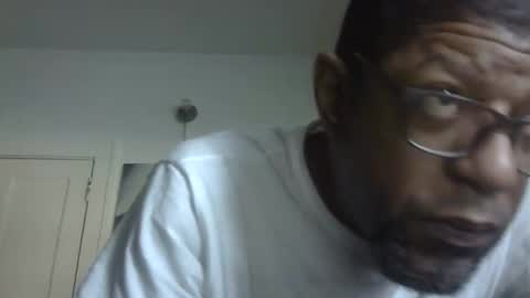 Snapshot of arteblazze chatting on 4, 12, 2025 Arteblazze not daddy boy bitch or nigga online show from 4, 12, 2025