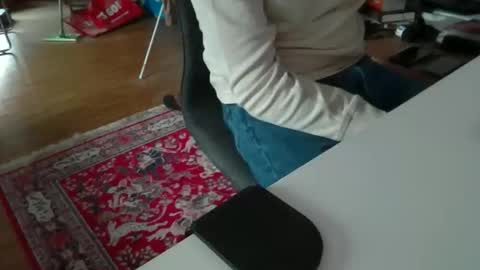 Snapshot of artesian99 chatting on 8, 11, 2025 artesian99 online show from 8, 11, 2025