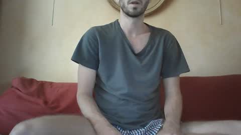 Snapshot of arthurinparis chatting on 8, 7, 2026 ajul75 online show from 8, 7, 2026