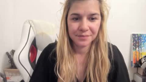 Snapshot of artsyandcraftsy_ chatting on 3, 10, 2025 MIA online show from 3, 10, 2025