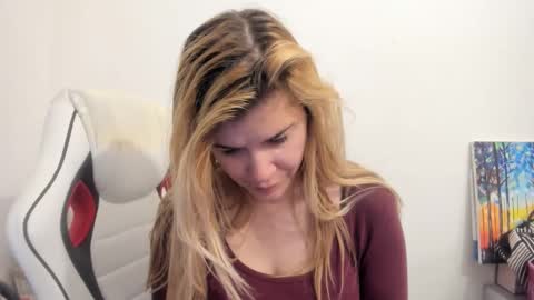 Snapshot of artsyandcraftsy_ chatting on 5, 10, 2025 MIA online show from 5, 10, 2025