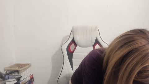 Snapshot of artsyandcraftsy_ chatting on 13, 10, 2025 MIA online show from 13, 10, 2025