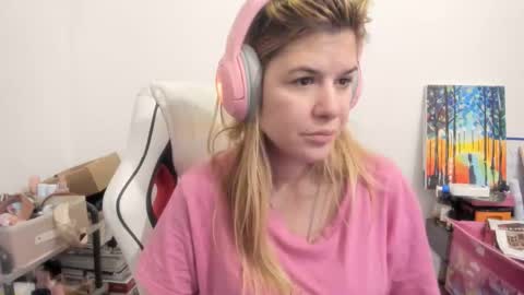 Snapshot of artsyandcraftsy_ chatting on 2, 12, 2025 MIA online show from 2, 12, 2025