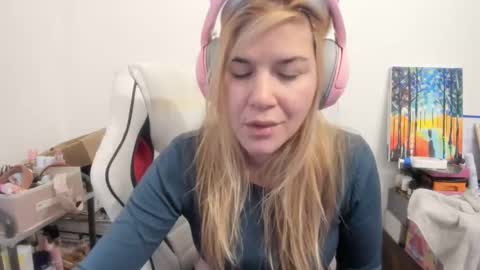 Snapshot of artsyandcraftsy_ chatting on 3, 12, 2025 MIA online show from 3, 12, 2025