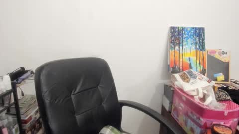 Snapshot of artsyandcraftsy_ chatting on 16, 12, 2025 MIA online show from 16, 12, 2025