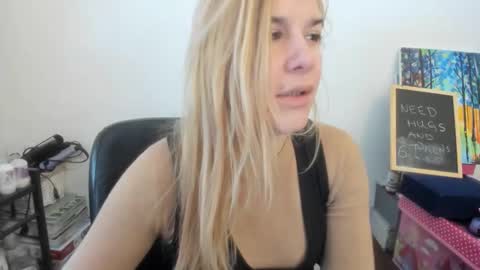 Snapshot of artsyandcraftsy_ chatting on 7, 1, 2026 MIA online show from 7, 1, 2026