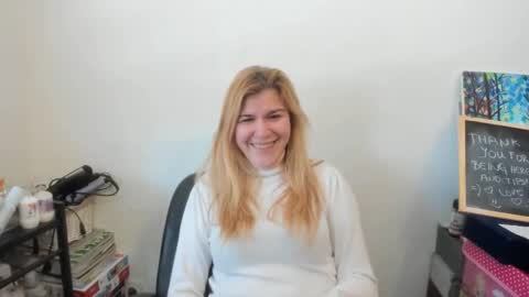 Snapshot of artsyandcraftsy_ chatting on 8, 1, 2026 MIA online show from 8, 1, 2026