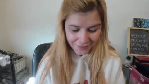 Snapshot of artsyandcraftsy_ chatting on 11, 1, 2026 MIA online show from 11, 1, 2026