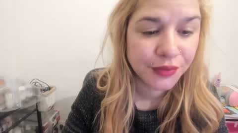 Snapshot of artsyandcraftsy_ chatting on 1, 2, 2026 MIA online show from 1, 2, 2026