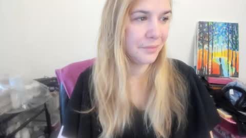 Snapshot of artsyandcraftsy_ chatting on 5, 2, 2026 MIA online show from 5, 2, 2026