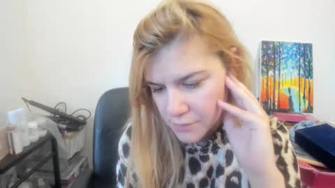 Snapshot of artsyandcraftsy_ chatting on 10, 2, 2026 MIA online show from 10, 2, 2026