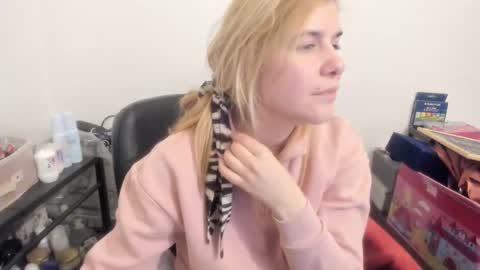 Snapshot of artsyandcraftsy_ chatting on 18, 2, 2026 MIA online show from 18, 2, 2026