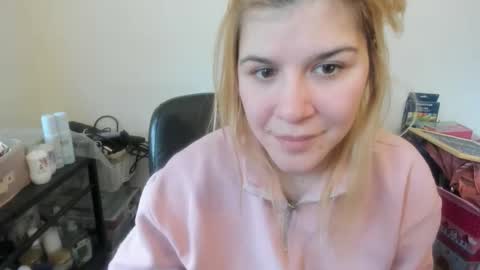 Snapshot of artsyandcraftsy_ chatting on 19, 2, 2026 MIA online show from 19, 2, 2026