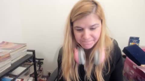 Snapshot of artsyandcraftsy_ chatting on 19, 2, 2026 MIA online show from 19, 2, 2026