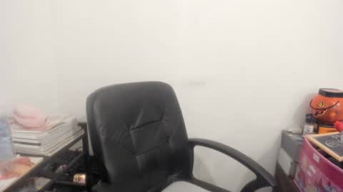 MIA online show from 6, 4, 2026