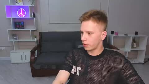 Snapshot of artycropp chatting on 6, 1, 2025 Archie online show from 6, 1, 2025