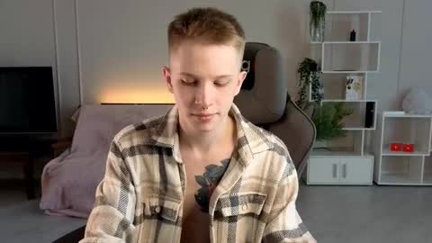 Snapshot of artycropp chatting on 11, 9, 2025 Archie online show from 11, 9, 2025