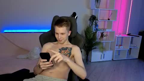 Snapshot of artycropp chatting on 4, 10, 2025 Archie online show from 4, 10, 2025