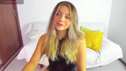 Snapshot of ary_cam230 chatting on 30, 10, 2025 Zahaara online show from 30, 10, 2025