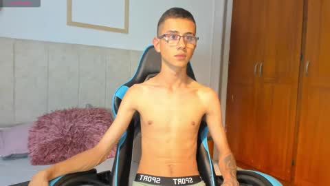 Snapshot of asher_lux chatting on 5, 1, 2026 Asher online show from 5, 1, 2026