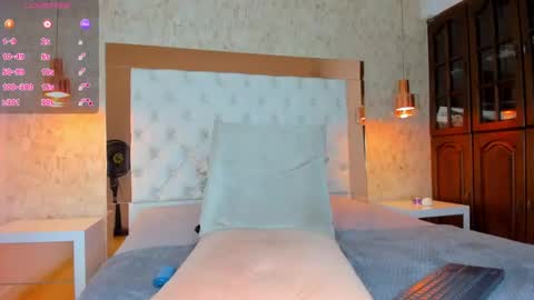 Snapshot of ashleeybrownn chatting on 19, 12, 2024 Ashleey Brownn online show from 19, 12, 2024