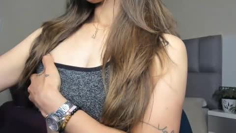 Carolina  online show from 17, 1, 2025