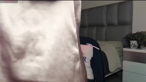 Carolina  online show from 4, 3, 2025