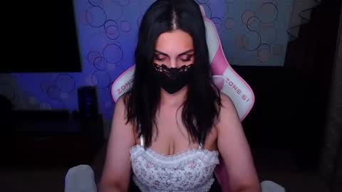   Yasmina   online show from 1, 2, 2026