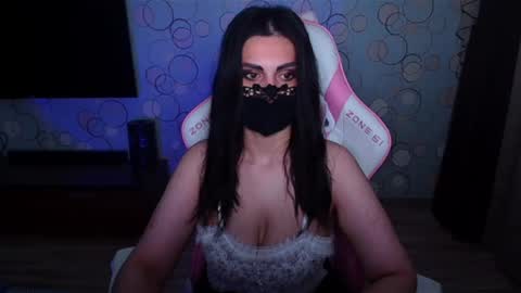   Yasmina   online show from 19, 6, 2026