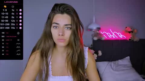 Ashley online show from 10, 11, 2025