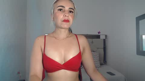 Snapshot of ashley__tylor chatting on 11, 1, 2025 ashley__tylor online show from 11, 1, 2025