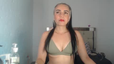 Snapshot of ashley__tylor chatting on 14, 1, 2025 ashley__tylor online show from 14, 1, 2025