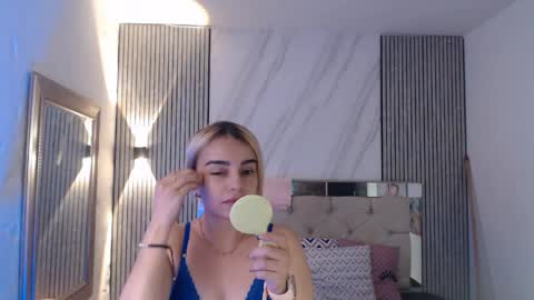Snapshot of ashley__tylor chatting on 12, 5, 2026 ashley__tylor online show from 12, 5, 2026