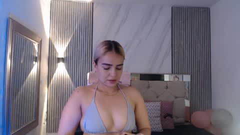 Snapshot of ashley__tylor chatting on 15, 5, 2026 ashley__tylor online show from 15, 5, 2026
