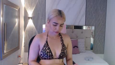 Snapshot of ashley__tylor chatting on 7, 6, 2026 ashley__tylor online show from 7, 6, 2026