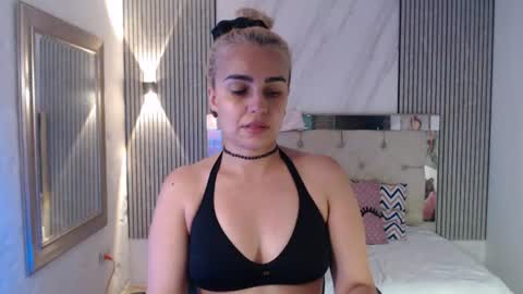 Snapshot of ashley__tylor chatting on 12, 6, 2026 ashley__tylor online show from 12, 6, 2026
