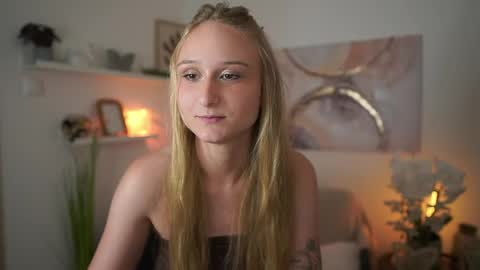 Snapshot of ashley_cox18 chatting on 10, 6, 2026 Ashley Cox18 online show from 10, 6, 2026