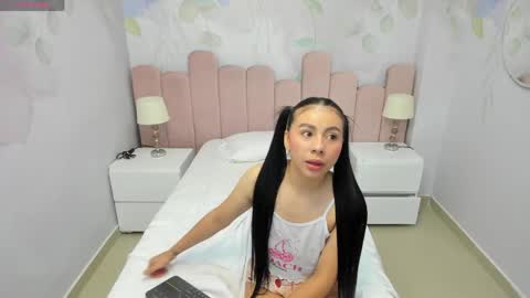 Snapshot of ashley_lee4u chatting on 12, 4, 2026 ASHLEY online show from 12, 4, 2026