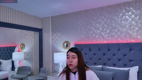 AshleyRoberh online show from 1, 2, 2026