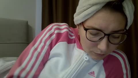 Ashley online show from 2, 12, 2025