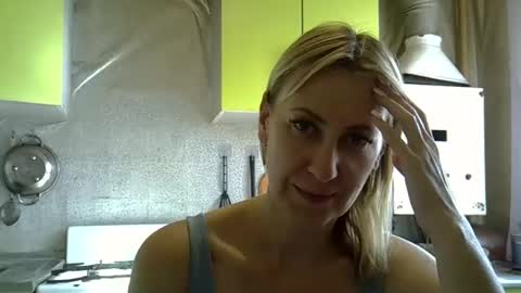 Snapshot of ashleyxhoney chatting on 9, 9, 2025 AshleyXHoney online show from 9, 9, 2025