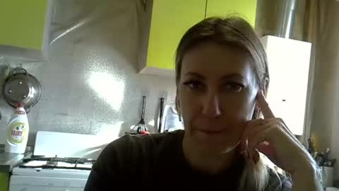 Snapshot of ashleyxhoney chatting on 11, 3, 2026 AshleyXHoney online show from 11, 3, 2026