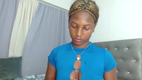 Snapshot of ashliegreen1 chatting on 12, 1, 2025 AshlieGreen online show from 12, 1, 2025