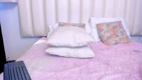 Ashly online show from 6, 4, 2026